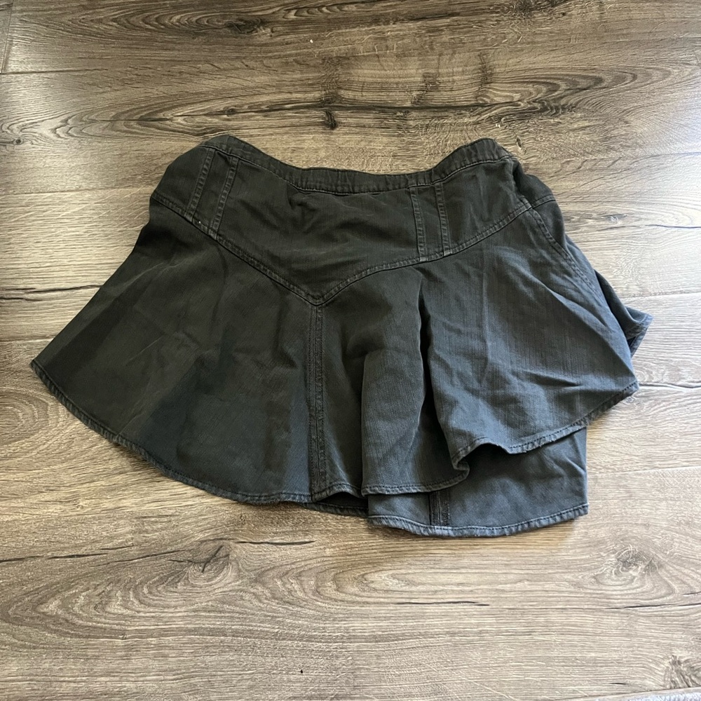 Black skirt